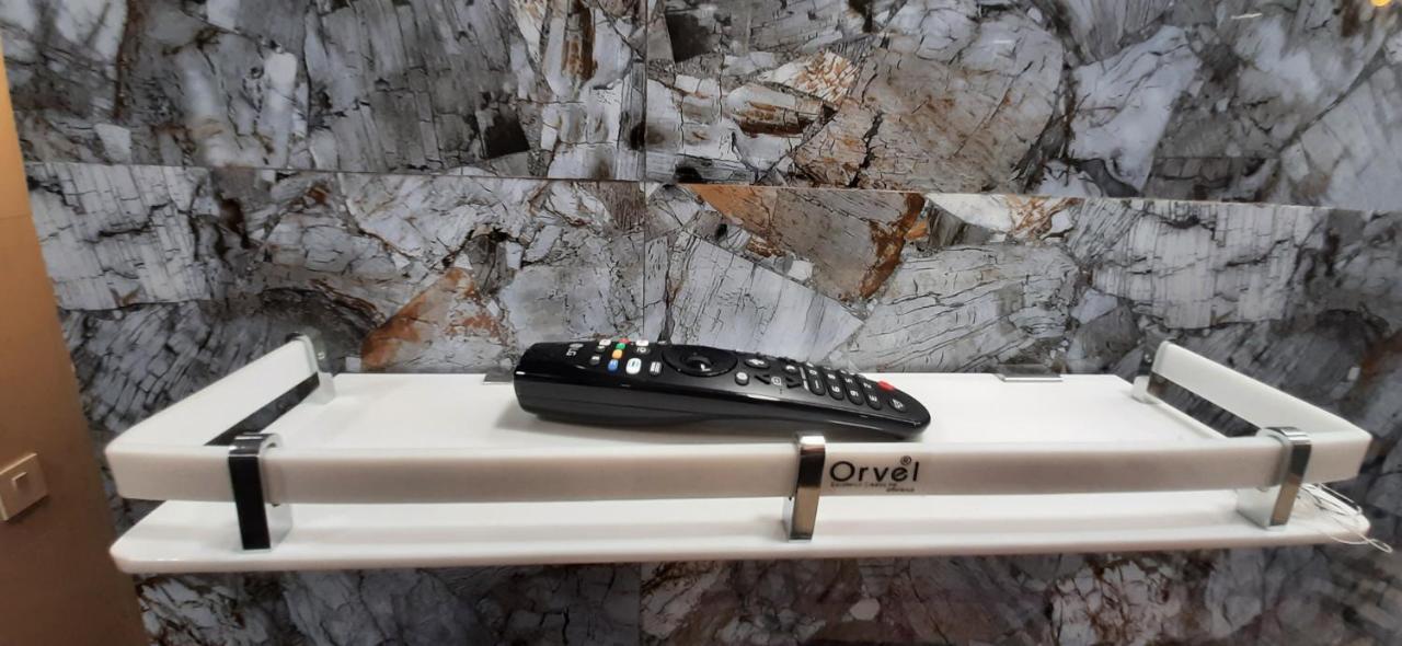 Aggarwal Luxury Room With Private Kitchen Washroom And Balcony Along With Fridge, Ac, Android Tv, Wifi In Main Lajpat Nagar Yeni Delhi Dış mekan fotoğraf